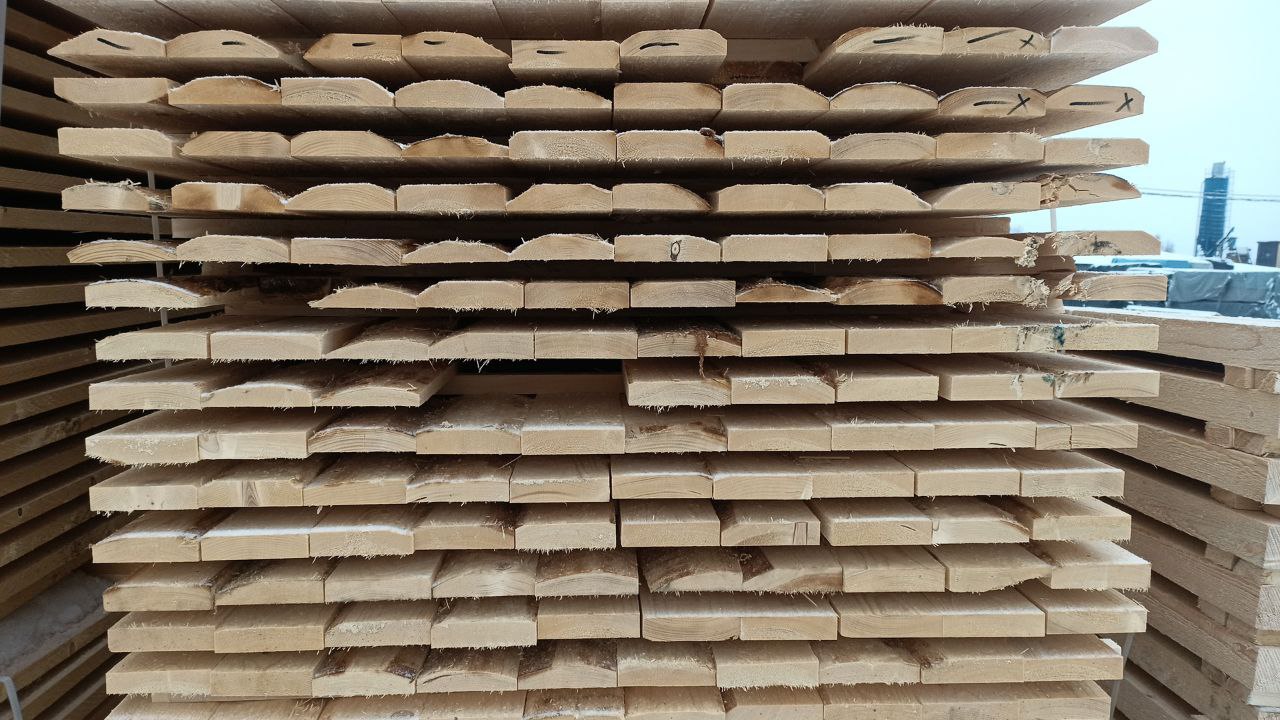 Доска обрезная естественной влажности сосна/ель 25х100х6000мм 3-4 сорт