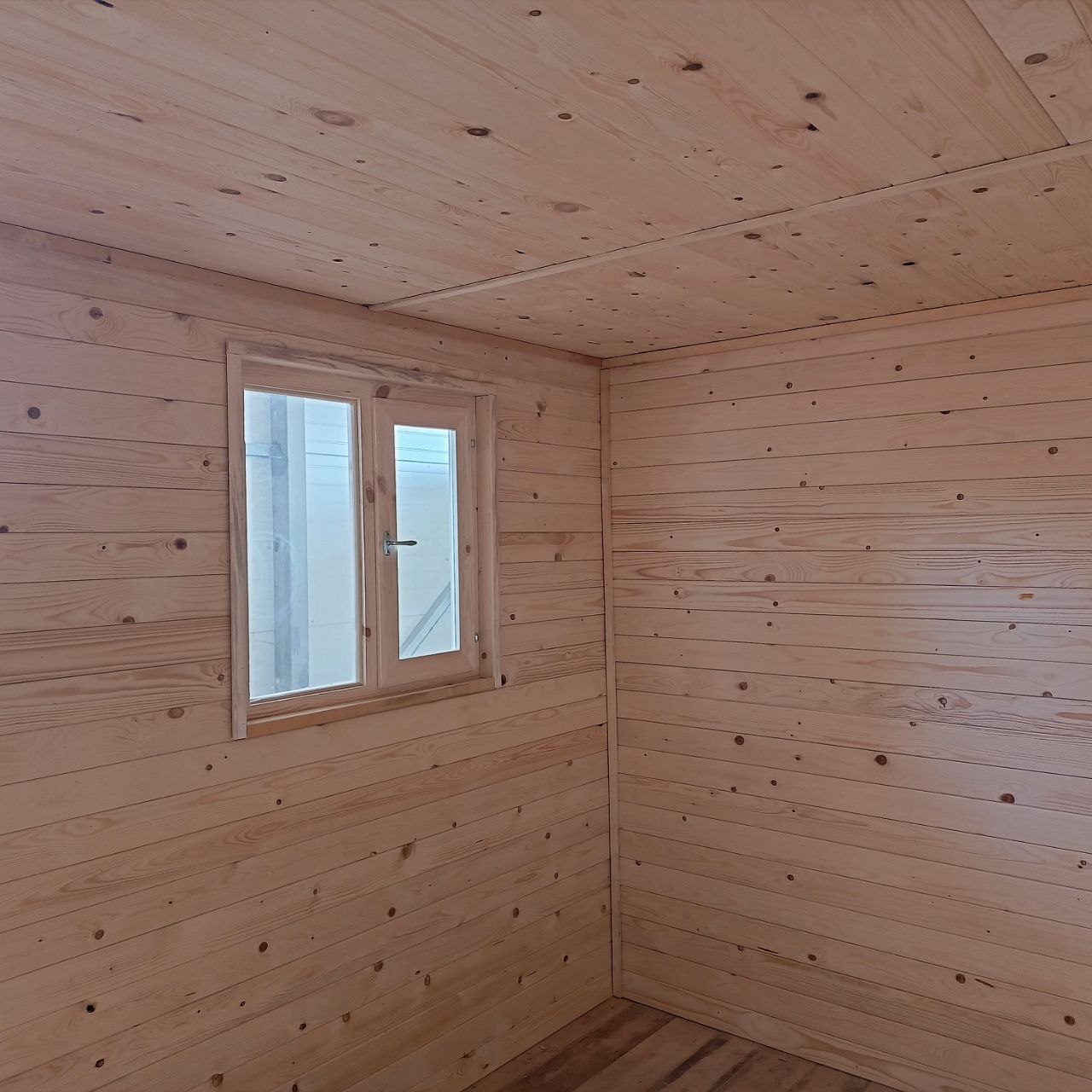 Бытовка №3 2,3х5,8м (с внутр.отделкой, с утеплением) Бытовка №3 2,3х5,8м (с внутр.отделкой, с утеплением)