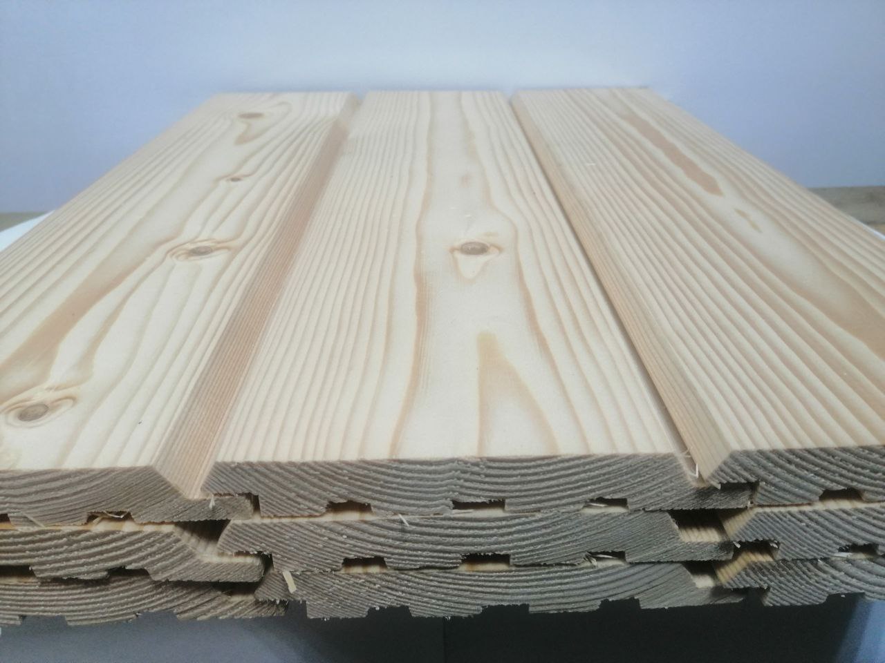 Доска скандинавская строганая ель UYV 20х145/129х6000мм сорт ВС