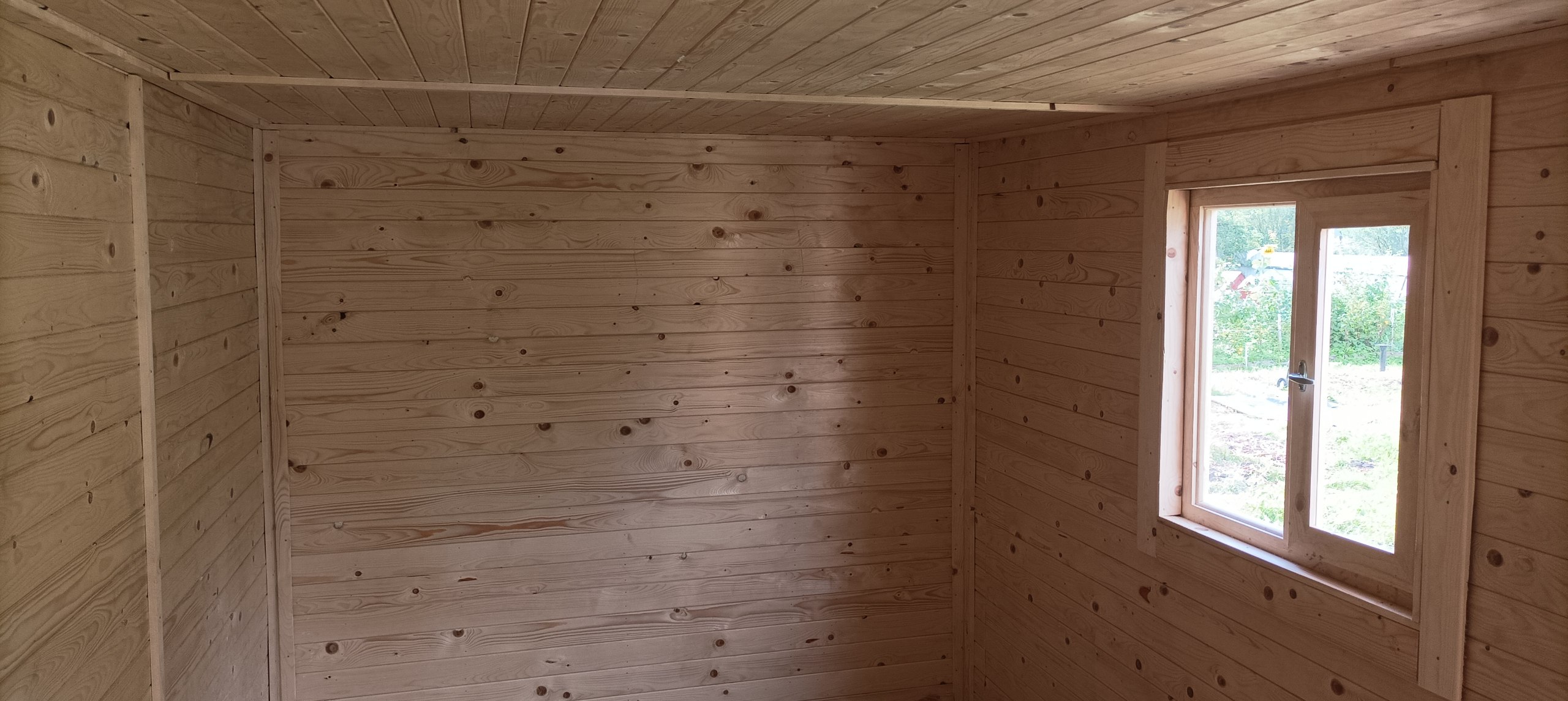 Бытовка №5 с дровником 2,3х5,8м (с внутр.отделкой, без утепления)