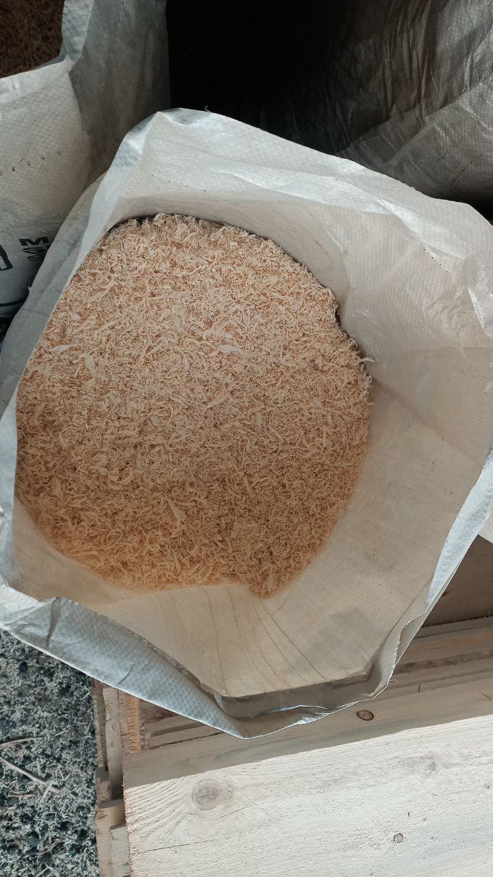 Опилки в мешках