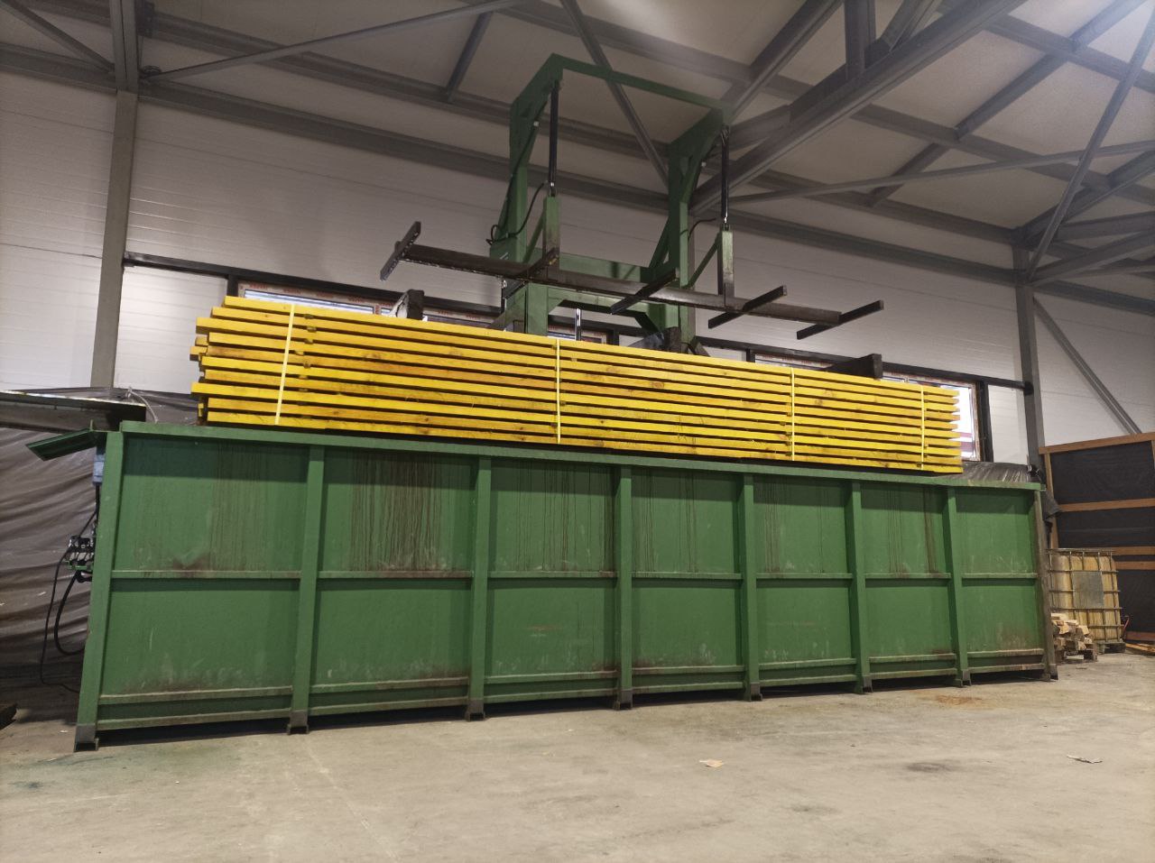 Доска обрезная естественной влажности сосна/ель 50х200х6000мм 1-2 сорт антисепт. ХМ-11 Доска обрезная естественной влажности сосна/ель 50х200х6000мм 1-2 сорт антисепт. ХМ-11