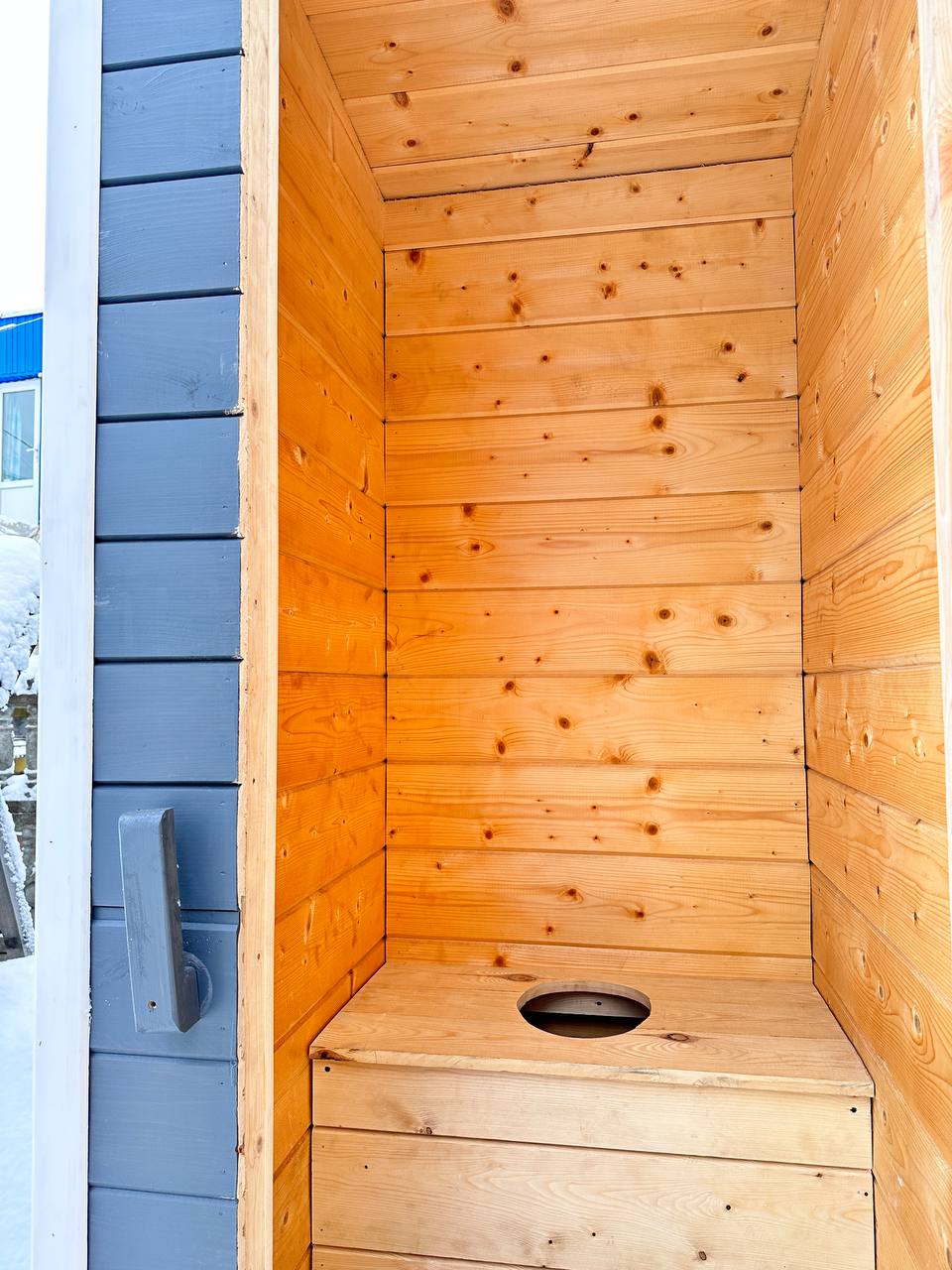 Туалет дачный (вн.отделка имитация бруса)