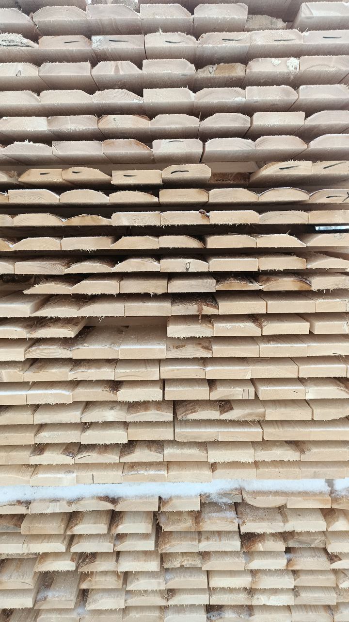 Доска обрезная естественной влажности сосна/ель 25х100х6000мм 3-4 сорт