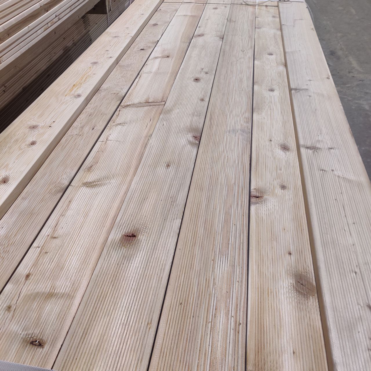 Доска террасная лиственница, вельвет 28х120х6000мм сорт ВС